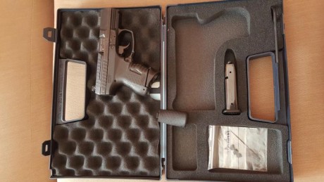 Cambio o vendo Walther P99 Compac, preferiblemente por Glock 19.
   No ha tirado ni dos cajas de balas, 00