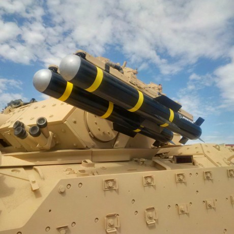 Una foto del sistema, y debajo un Bradley... 
Si el short range air defense (SHORAD) es evidentmente, 03