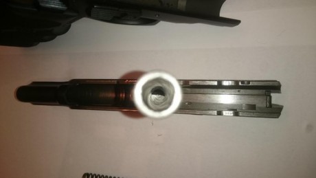 CZ 85 combat 9 mm con dos cargadores  y grip hogue. Tambien tiene gatillo plano y martillo aligerado, 20