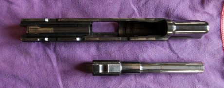 Pistola CZ 75 
nº Z7526
190 euros. 02