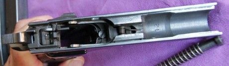 Pistola CZ 75 
nº Z7526
190 euros. 01