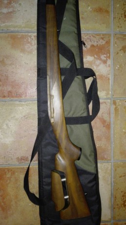 Es un amigo que vende su culata para cazar del Rubin k-31. Madera nogal, punta ébano y lomo regulable.
El 01