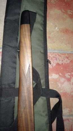 Es un amigo que vende su culata para cazar del Rubin k-31. Madera nogal, punta ébano y lomo regulable.
El 11