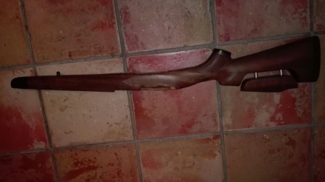 Es un amigo que vende su culata para cazar del Rubin k-31. Madera nogal, punta ébano y lomo regulable.
El 22