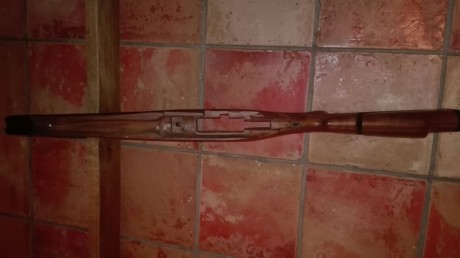 Es un amigo que vende su culata para cazar del Rubin k-31. Madera nogal, punta ébano y lomo regulable.
El 21