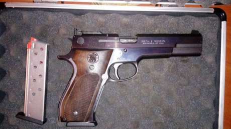 hola buenas tardes,pues eso dejo la modalidad de arma corta para pasarme a arma larga,vendo esta arma.

SMITH& 00