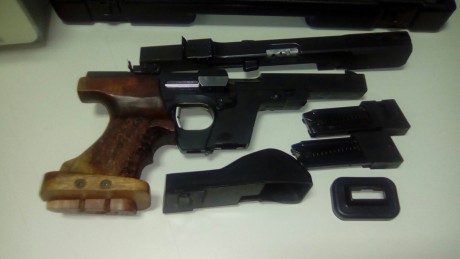 VENDIDA

Un amigo vende su gsp con el 32 y el 22.
Esta en buenas condiciones.
Guiada en F
Cacha talla 00