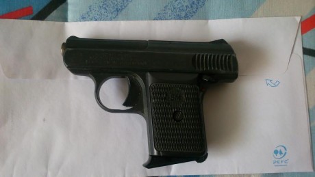 Se vende pistola detonadora marca S.M., modelo 110, calibre 8mm, con un cargador, con sus años encima 02