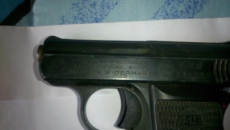 Se vende pistola detonadora marca S.M., modelo 110, calibre 8mm, con un cargador, con sus años encima 01