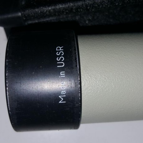 Se vende visor con tripode y funda rigida. 
30 euros incluido el porte 10