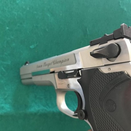 Perfecta para 9mm, estado impecable, en su caja original con instrucciones.

El arma esta en Madrid. 

850 01