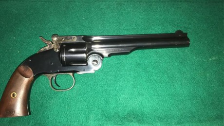 Uberti Schofield 45 LC. Actualmente guiado en AER.

850 €. El arma está en Madrid. Portes el comprador. 02