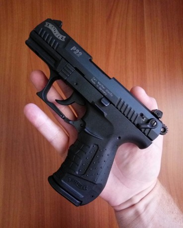 Hola, vendo esta Walther P22 que está impoluta. He tirado un par de veces con ella. Guiada con licencia 02