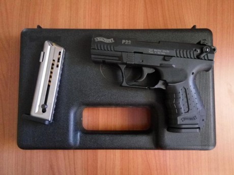 Hola, vendo esta Walther P22 que está impoluta. He tirado un par de veces con ella. Guiada con licencia 01