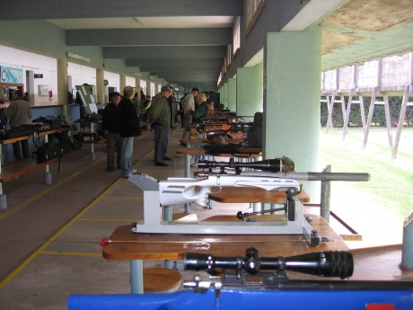 Hola amigos,practico esta disiplina de tiro hace 4 años y estoy asociado al Tiro Federal de Buenos Aires 01