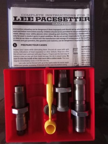 Buenas tardes compañeros. Vendo juego de Dies de recarga marca Lee para el calibre .300 Winchester Magnum. 01