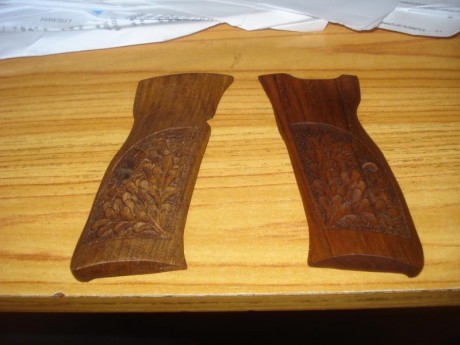 Hola.

Me las quedo de momento,artísticas cachas para pistola Brno CZ 75 en madera de nogal finamente 01