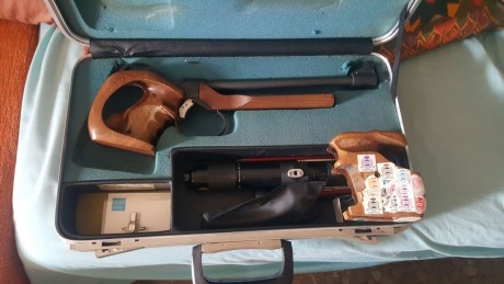 Vendo Pistola de Libre Hammerli modelo 150, calibre 22lr, para Guía F.

Se vende con dos culatas y maletín 00