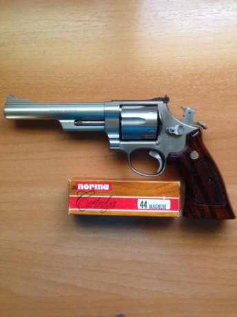 VENDO REVOLVER DE LA MARCA SMITH&WESSON MODELO 629 DEL CALIBRE 44 MAG. MUY POCOS TIROS. ARMA DE COLECCION. 02