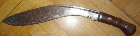 Kukri militar de la WWII, muy usado, marcajes en la hoja, al parecer de 1918, 43 centímetros, sin funda, 02