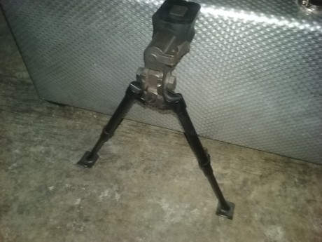 Hola, pongo a la venta este bipode Parker Hale, para rail UIT.
El precio es de 250€ con portes incluidos 02