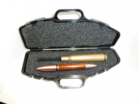 Precioso Bolígrafo que hará las delicias de cualquier coleccionista, aficionado a las armas caza o tiro 10
