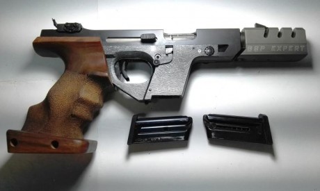  (VENDIDA Y MANDADA) Muy buenas compañeros.
Pongo a la venta casi de reestreno una de mis walther la GSP 01