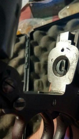 Un compañero vende este  revolver por dejar la afición. 

Se trata de un webley Scott mark vi, del 455, 02