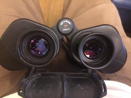 Estan impecables,correa original zeiss,tienen 4 recechos,son de un amigo que dwja la caza,pide 750€ ,se 02