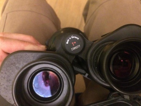 Estan impecables,correa original zeiss,tienen 4 recechos,son de un amigo que dwja la caza,pide 750€ ,se 10