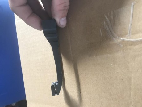 Buenas tardes:

 Vendo corredera completa con aguja percutora y uña extractora, también entra en el lote 00