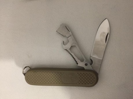 Se venden cubiertos ejercito con navaja y funda incluida.
20Euros sin estrenar

REBAJADO 15 Euros

Ahora 00