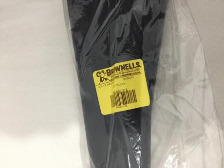 Se vende la culata de un Colt AR-15, la culata es original de Colt, usada pero en buen estado. 

35 Euros 02