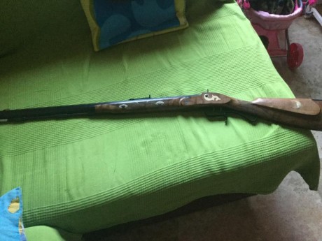 Hola, vendo mi rifle hawken challenger ,de ardesa, pasó 1/20, esta como nuevo, calibre 45, yo uso bolas 02