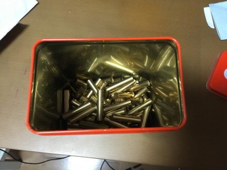 Revolver ruso Nagant de 1930
Incluyo vainas 100 usadas y otras 100 aproximadas nuevas
Dies de recarga 42