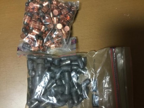 Revolver ruso Nagant de 1930
Incluyo vainas 100 usadas y otras 100 aproximadas nuevas
Dies de recarga 40