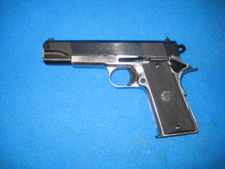 Un amigo vende pistola LLAMA MAX I, CALIBRE 45 acp, en muy buen estado.
Precio 250 €, más 20 de portes 01