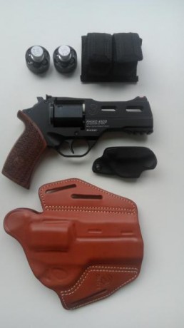 Por falta de tiempo para usarlo vendo el siguiente revólver Chiappa Rhino 4” del calibre 357 Mag:

Marca 00