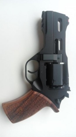 Por falta de tiempo para usarlo vendo el siguiente revólver Chiappa Rhino 4” del calibre 357 Mag:

Marca 11