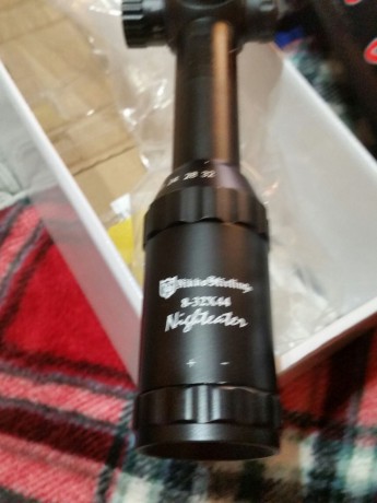 al tema vendo 2 visores uno es el c-more3-30x56 y el otro es un nikko stirling 8-32x44 , estan nuevos 10