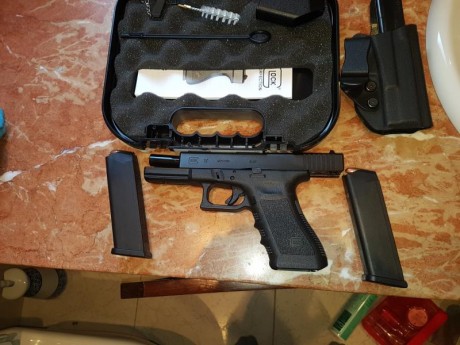 Guiada en licencia A. 50 disparos. Siempre en casa. ESTADO IMPECABLE. Regalo funda interior kydex. Dos 02