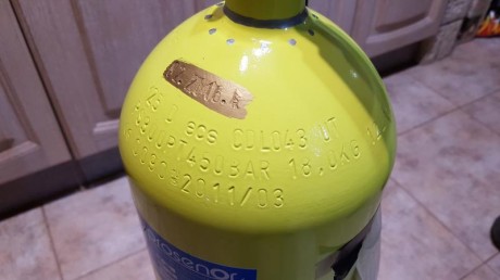 Por encargo de un amigo pongo a la venta, botella de 300 bares de 12 litros con estación de carga.
Precio 10