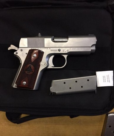 Buenas a todos,

Vendo esta pistola única y exclusiva, una Detonics modelo Combat Master en calibre .45 01