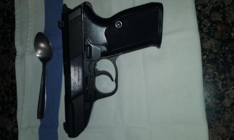 Buenas tardes,pongo a la venta Walther P5 del 9 pb. con un cargador de 7 cartuchos,esta arma para el que 02
