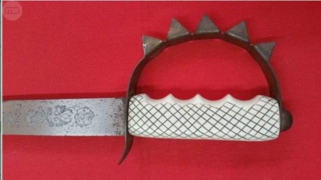 Buenas, busco este sable pirata o de abordaje, ¿alguien lo ha visto? colecciono armas blancas y lo busco 00