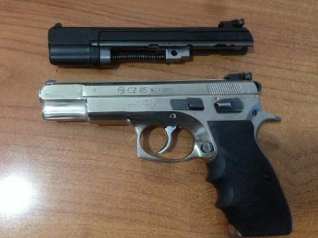 Venta CZ85 en 9mm con  carro kadett del 22lr,es del año 95,esta muy cuidada y en perfecta condiciones 00