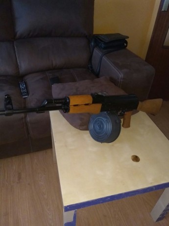 Hola. Un amigo vende este rifle, impecable.  Está en Toledo. 1400€. con muchos accesorios. Interesados 11