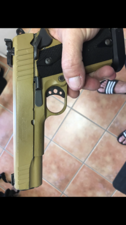 Se vende con 5 porta cargadores nuevos sin usar cinturón  y funda pistola también sin usar 6 cargadores 141