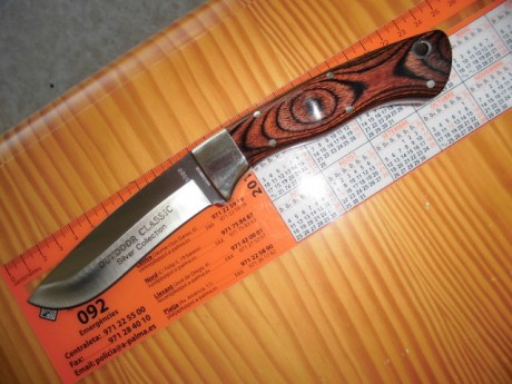 Hola vendo este pequeño cuchillo de caza, está nuevo sin uso, es una edición limitada de Carl Schlieper, 30