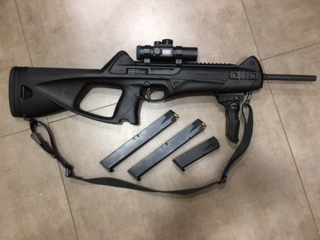 Practicamente a estrenar, no mas de 100 disparos, con los siguientes accesorios :
- Visor punto rojo BURRIS 02